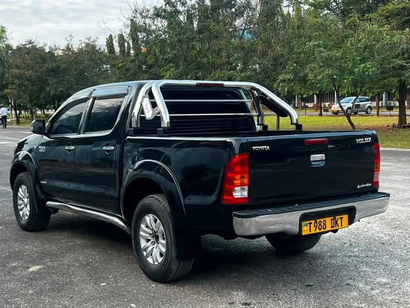 A picture of 2008 Toyota hilux