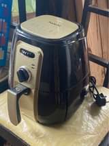 A picture of Saachi Air Fryer For Sale