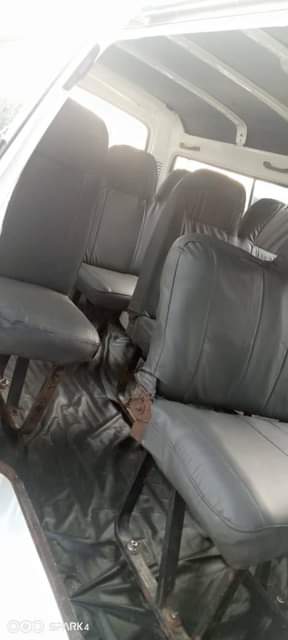 A picture of 18 seater hiace bus engine and gearbox very location warri