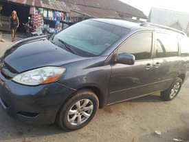 A picture of 2006 Sienna