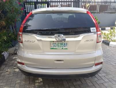 A picture of Bought brand new neatly used Naija Honda CR V 2013