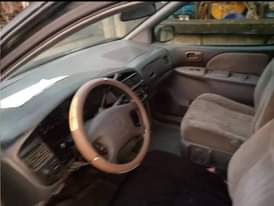 A picture of 2001 TOYOTA SIENNA LE
