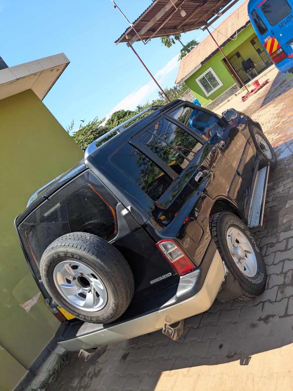 A picture of Suzuki Escudo