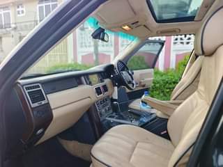 A picture of RANGE ROVER VOGUE