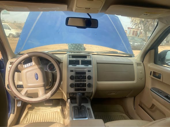 A picture of FORD ESCAPE