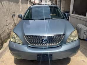 A picture of Registered 2005 Lexus rx330 First body Lagos state 7 6m