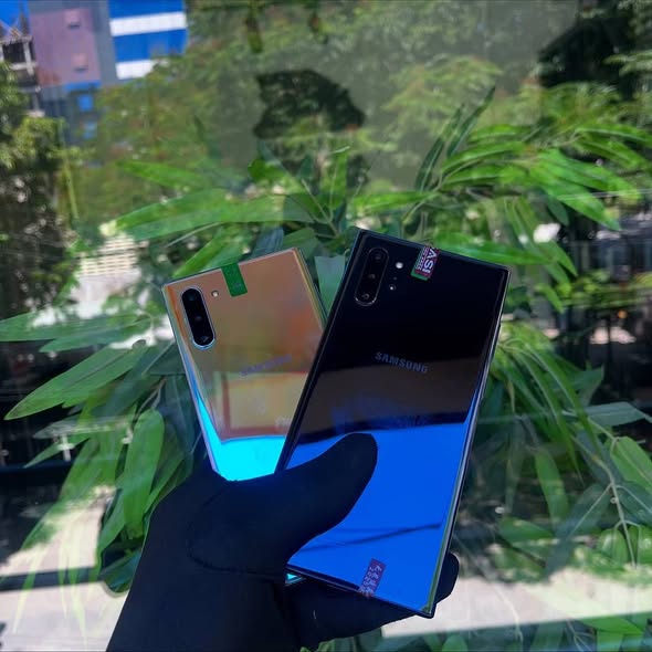 A picture of Samsung note 10plus