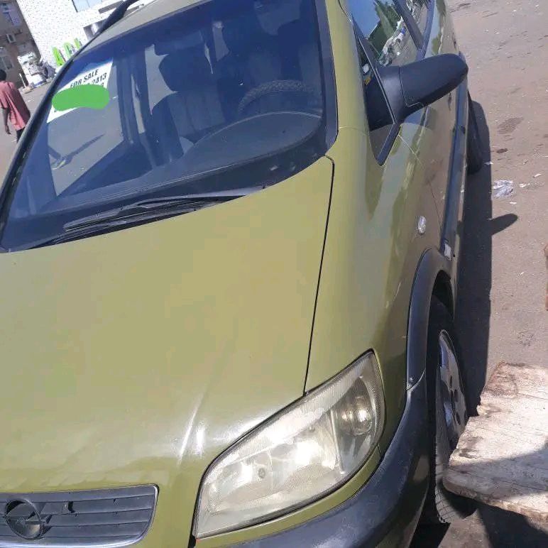 A picture of SOUND OPEL ZAFARI GOING SOUND ENGINE PERFECT GEAR AND AC