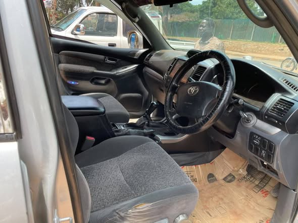 A picture of Toyota land cruiser TX
