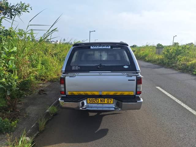 nissan navara