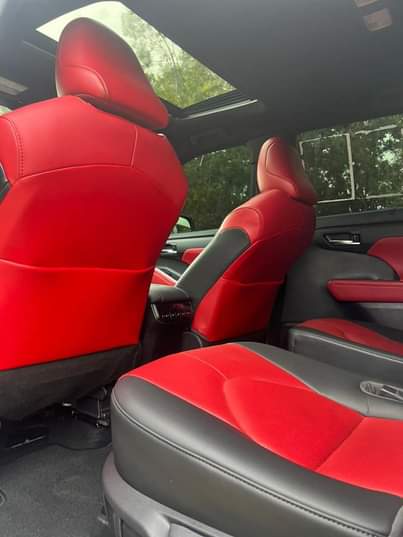 A picture of Foreign used 2022 Toyota Highlander XLE
