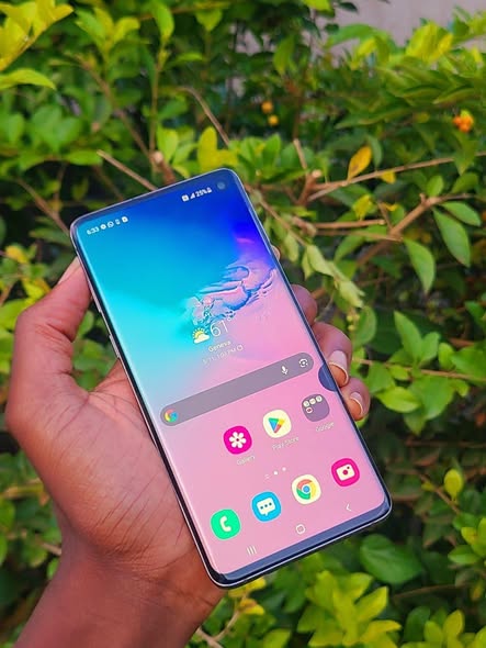 A picture of Sumsung galaxy s10