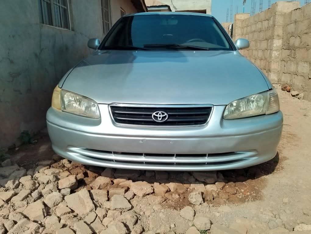 A picture of 2001 Toyota Camry envelope