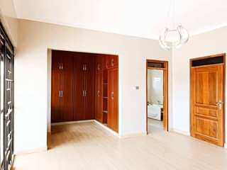 A picture of  Mansion on quick sale 5 bedrooms self contained boy