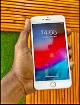 A picture of Iphone 6s battery 100 bei 185k clean camera 64 gb