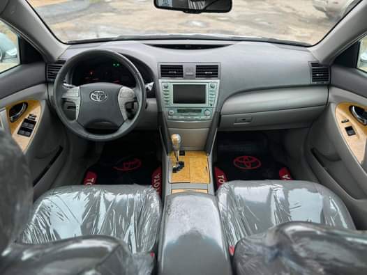 A picture of Exquisite Camry xle full option thumbstart Keyless entry model 2008