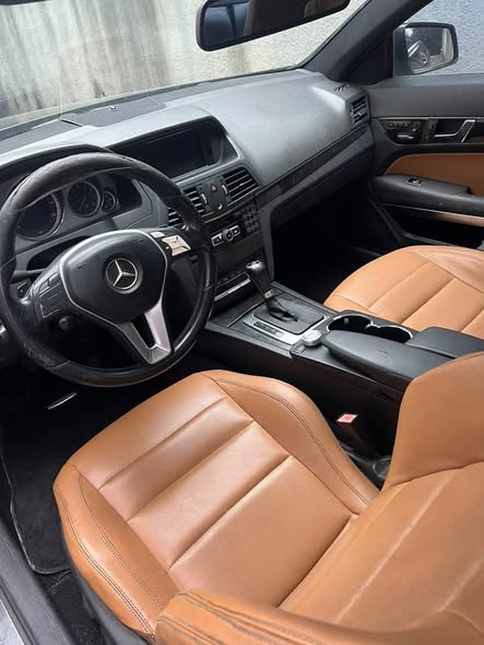 A picture of Preowned 012 Mecedeces Benz E350 One door Firstbody buy n