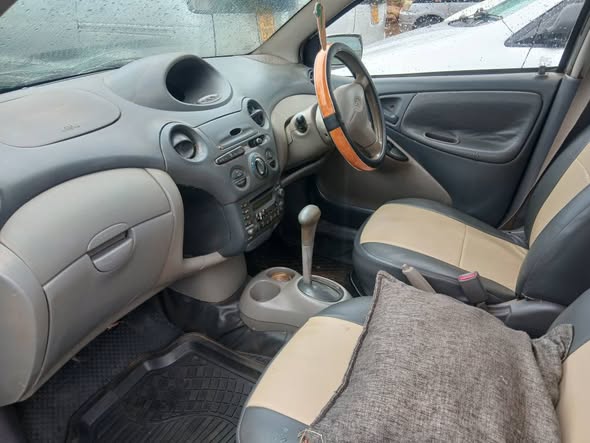 A picture of Toyota platz