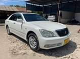 A picture of TOYOTA CROWN