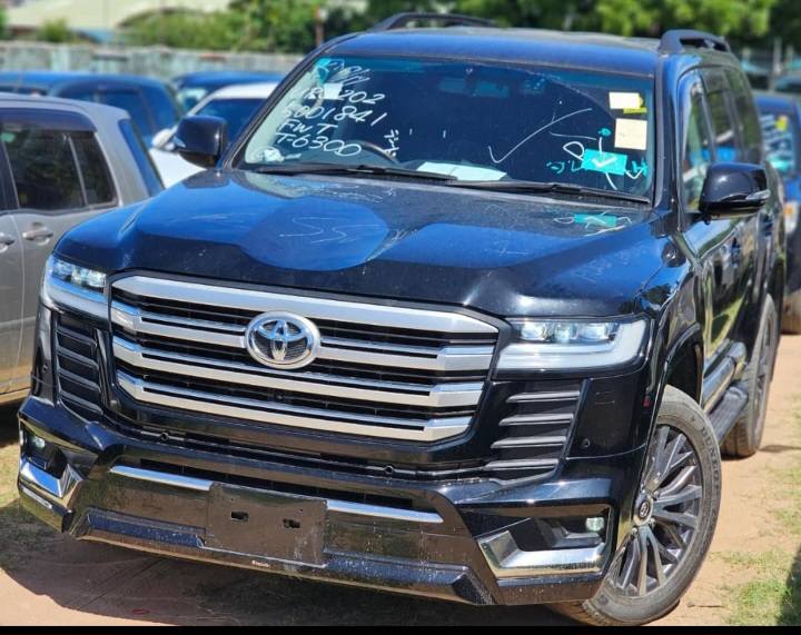 A picture of Toyota Landcruiser 200 series