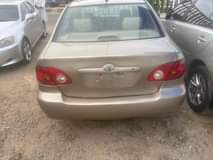 A picture of 2004 TOYOTA COROLLA LE
