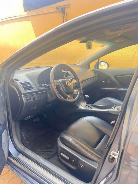 A picture of 2013 Toyota Avensis Awoof deal