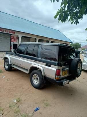 A picture of Toyota landcrus Prado 11