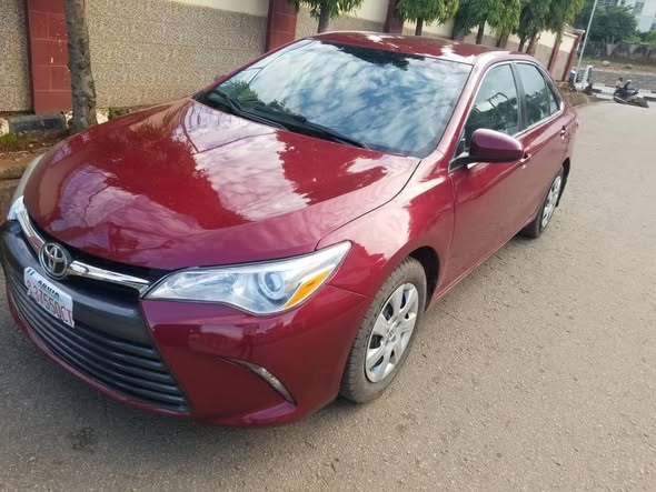 A picture of 2016 Toyota Camry 16 2016