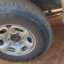 A picture of Wadau hii gari nipo nayo Mimi gari no kipengele kabisa