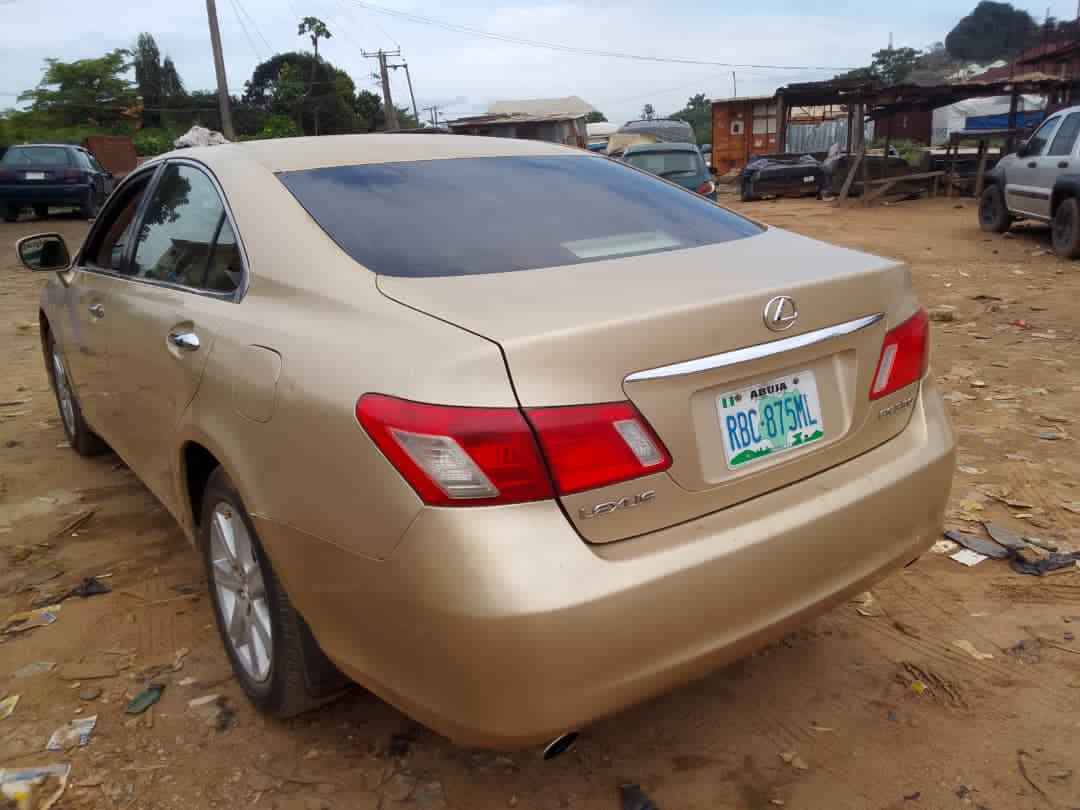 A picture of Lexus ES 350