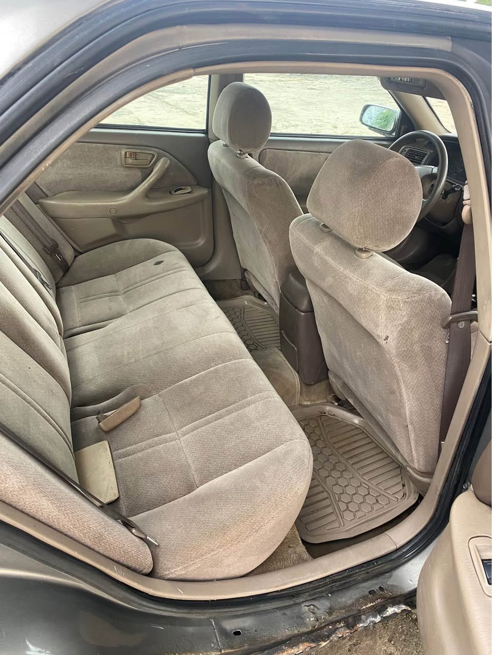 A picture of Pencil Camry 2001