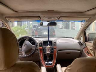 A picture of 2002 rx300 first body