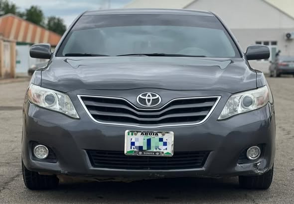 A picture of 2011 Toyota Camry toks standard