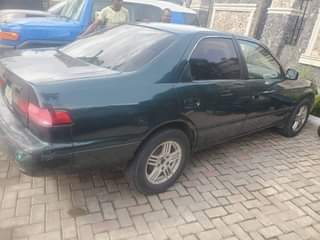 A picture of 2000 TOYOTA CAMRY LE