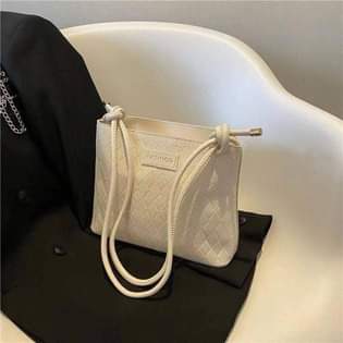 A picture of Hand bag