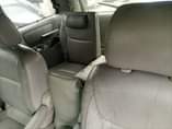A picture of Toyota Sienna 2006
