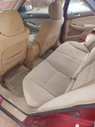 A picture of 2007 Honda DC Sound engine gear n AC Neat interior