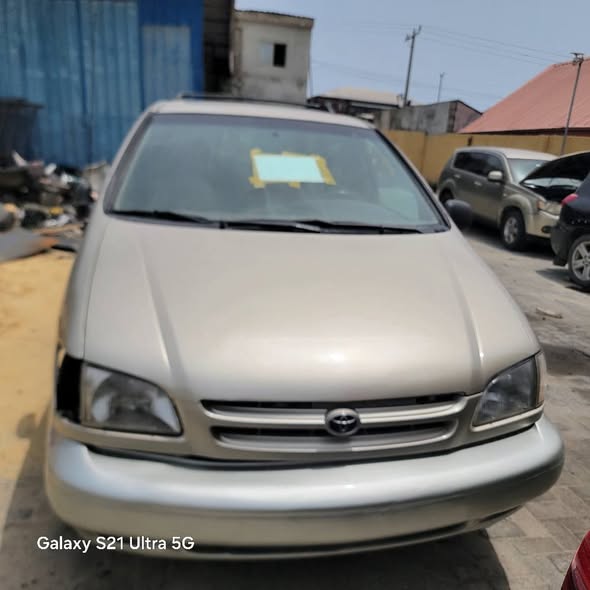 A picture of 2002 TOYOTA SIENNA NIGERIA USED FOR SALE
