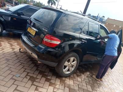 A picture of Mercedes benz 4matic petro 18m