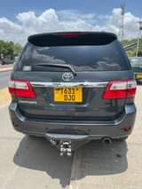 A picture of TOYOTA FORTUNER 2010 diesel seven seats