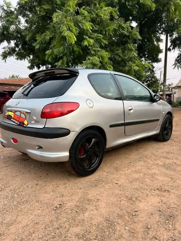 A picture of 2005 Peugeot 206