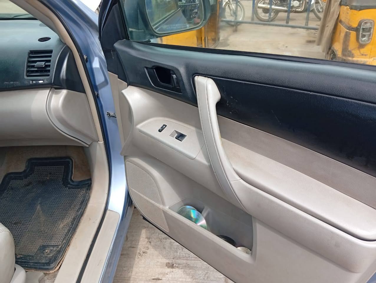 A picture of Toyota Highlander 2008 Distress sales