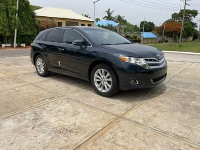 A picture of FOREIGN USED TOYOTA VENZA 4PLUGS 2014 MODEL WITH DUTY KEYLESS