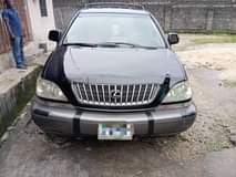 A picture of LEXUS RX 300 2001