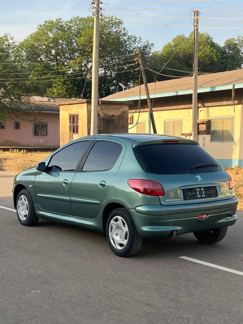A picture of 09018042178 EXTREMELY CLEAN USED PEUGEOT 206 MANUAL TRANSMISSION IN GOOD