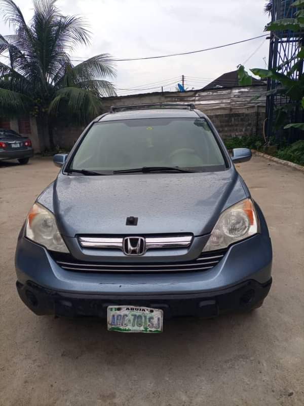 A picture of Honda CRV Pure first body with silent Engine and smooth
