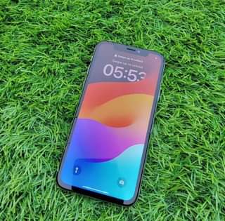 A picture of Nauza simu yangu iPhone X Gb 64 ipo clean Mteja