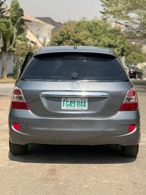 A picture of Distress Honda With nothing to fix Car is with my