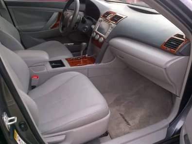 A picture of Automatic transmission Keyless entry leather seat reverse camera Alloy wheel