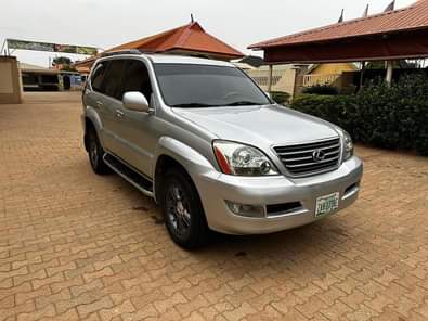 A picture of NEATLY USED GX470 LEXUS FAULTLESS 2004 MODELS DUTY CONFIRMED AT